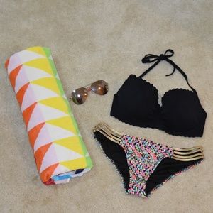 Victoria's Secret Bathing Suit BOTTOMS in size M
